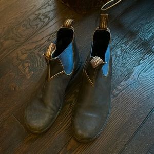 Blundstone boots! Black with blue, men’s is size 11.5 (Australia/ UK 10.5).
